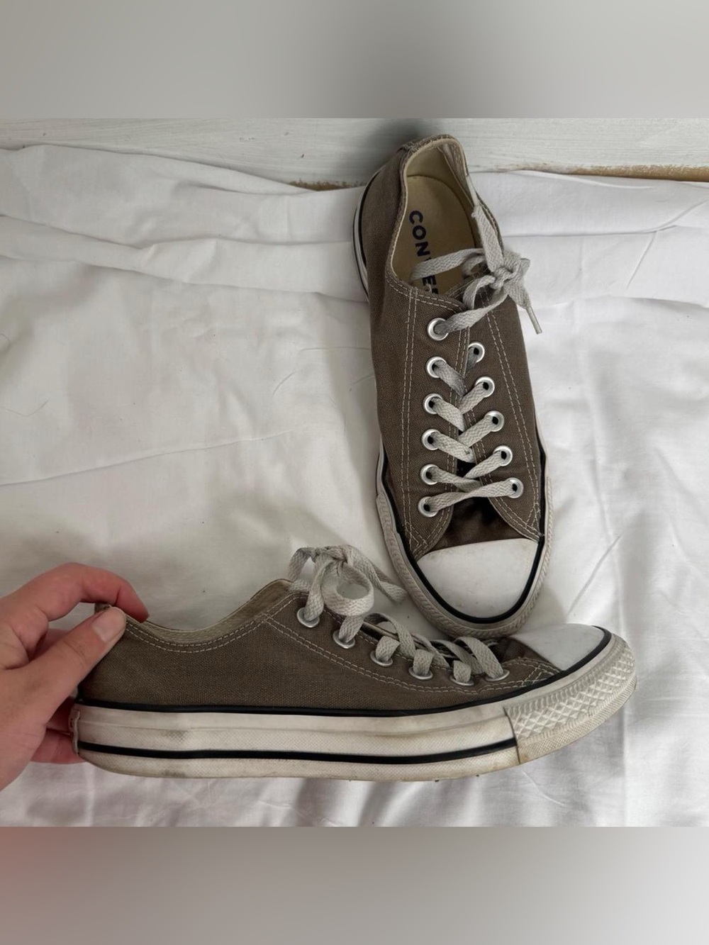 Converse Chuck Taylor All Star Taupe Low Top Sneakers Women’s 8 Men’s 6